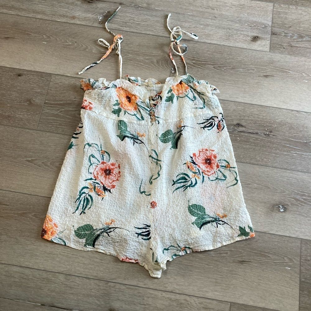 Urban Outfitters Babydoll Romper Floral Size Medium